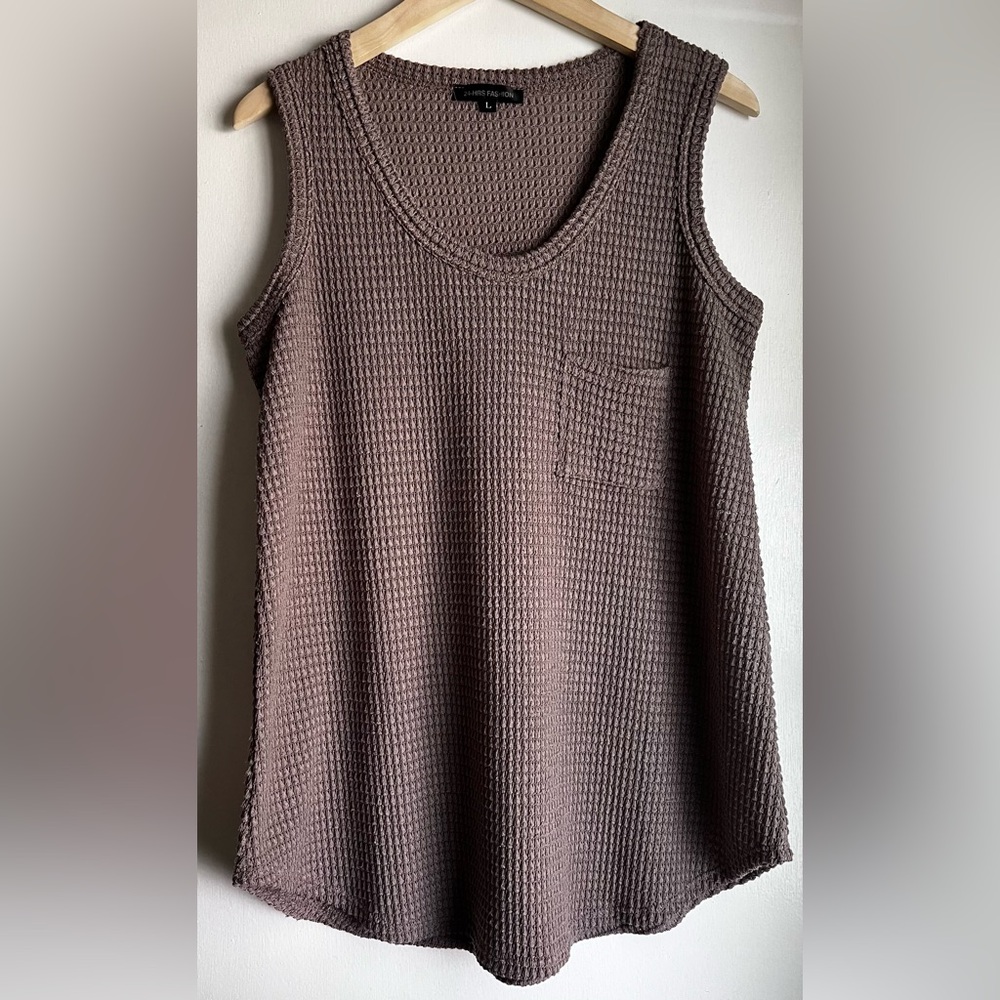 NWOT 24-HRS Fashion Taupe Sleeveless Knit Top, L